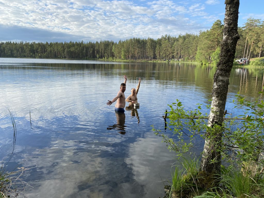 Искупались - набрали воды